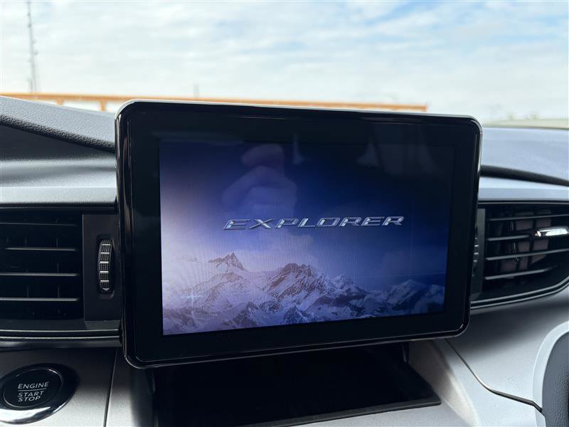 Used 2022 Ford Explorer XLT image 12