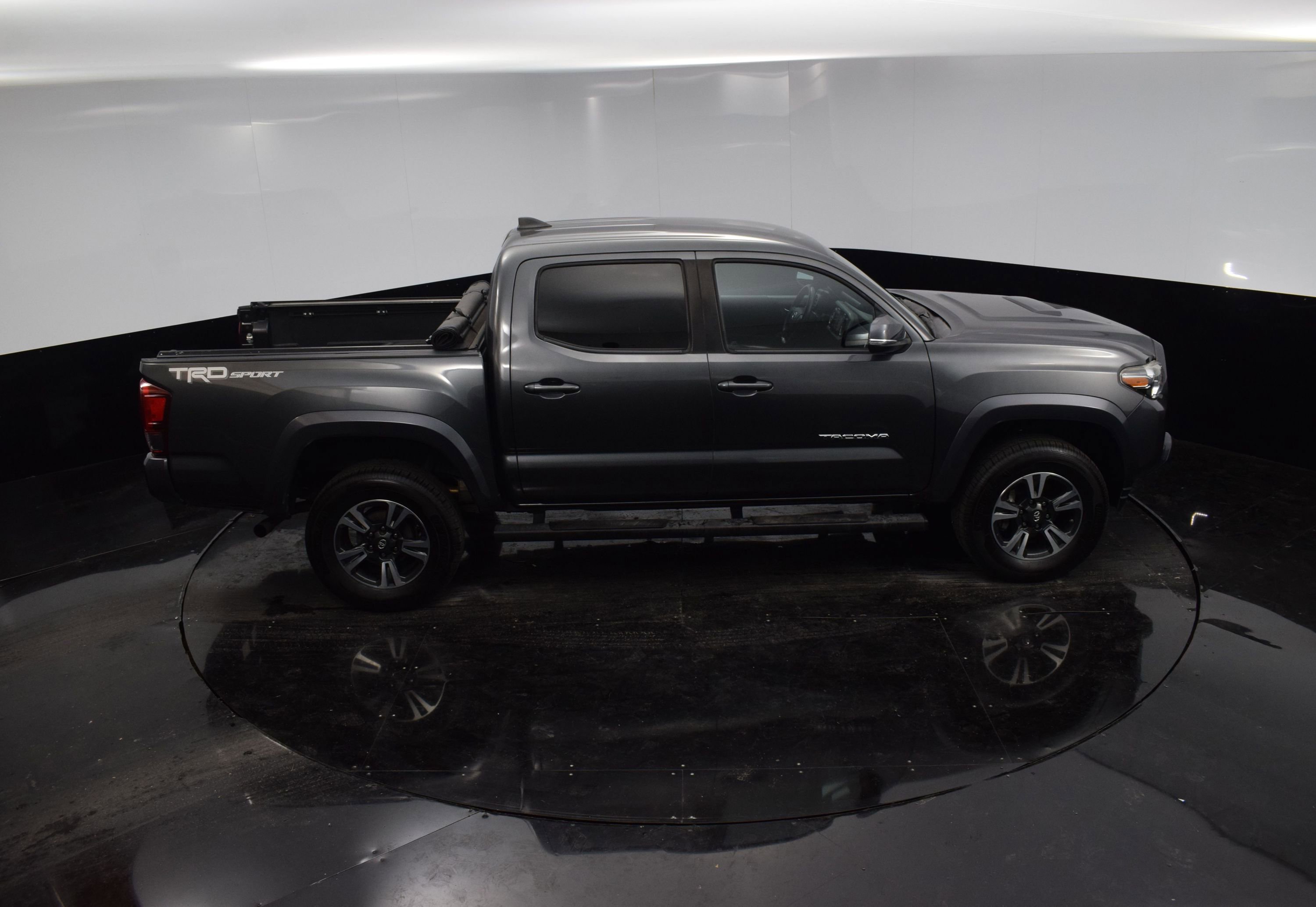 Used 2019 Toyota Tacoma SR5 image 30