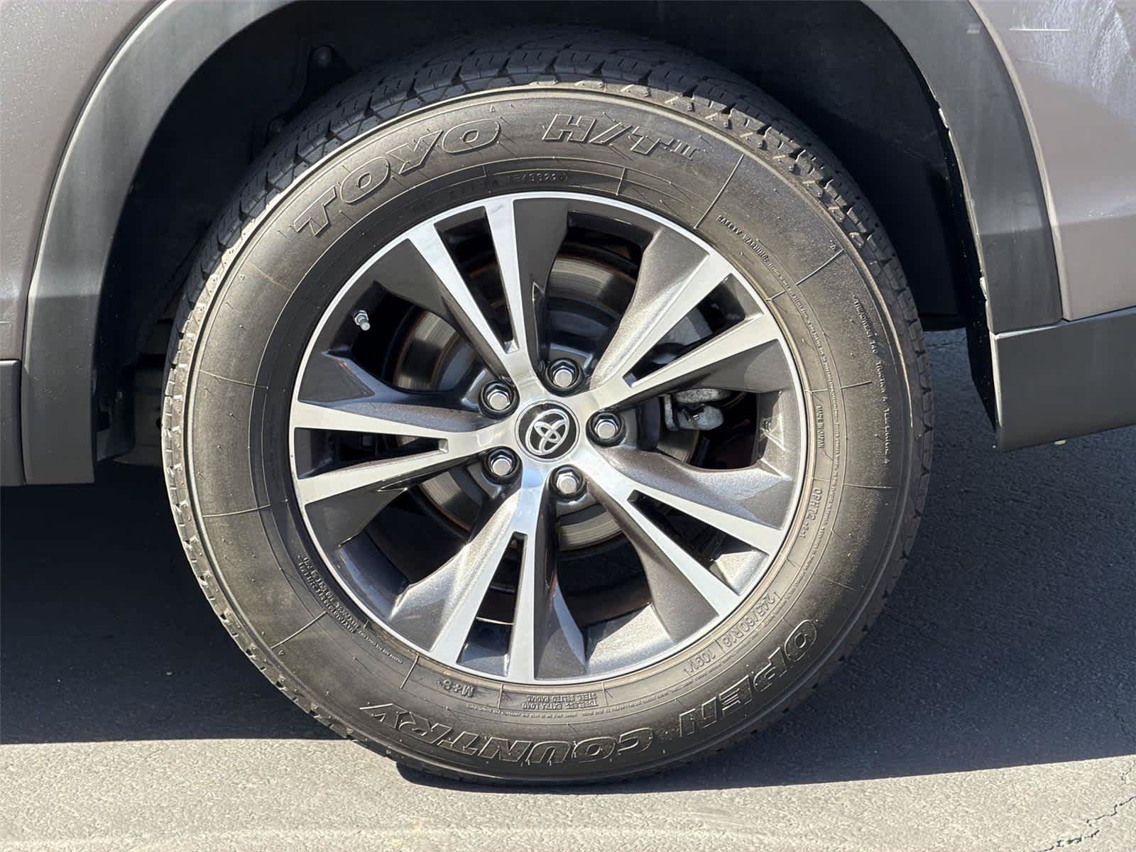 Used 2019 Toyota Highlander LE FWD image 9
