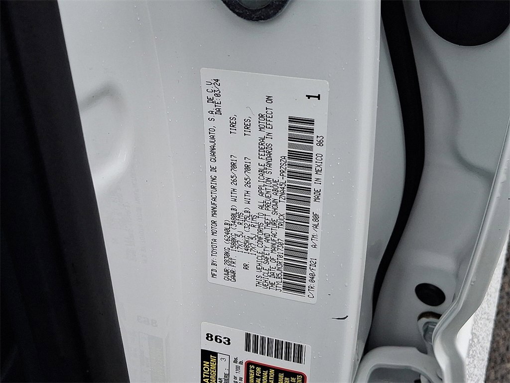 Used 2024 Toyota Tacoma TRD Off-Road image 26