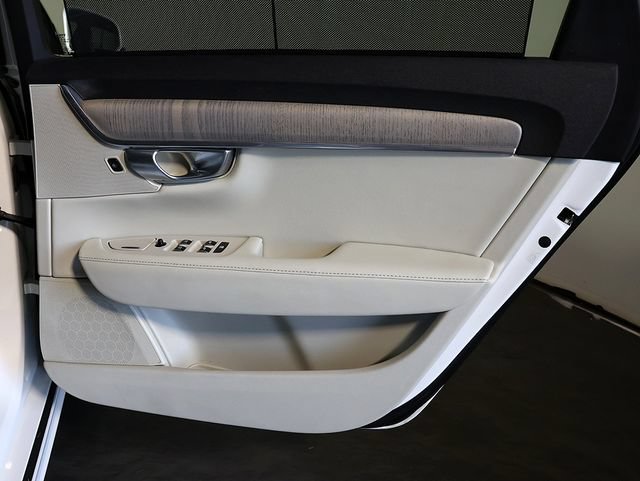 Used 2023 Volvo S90 B6 Plus AWD/4WD image 34