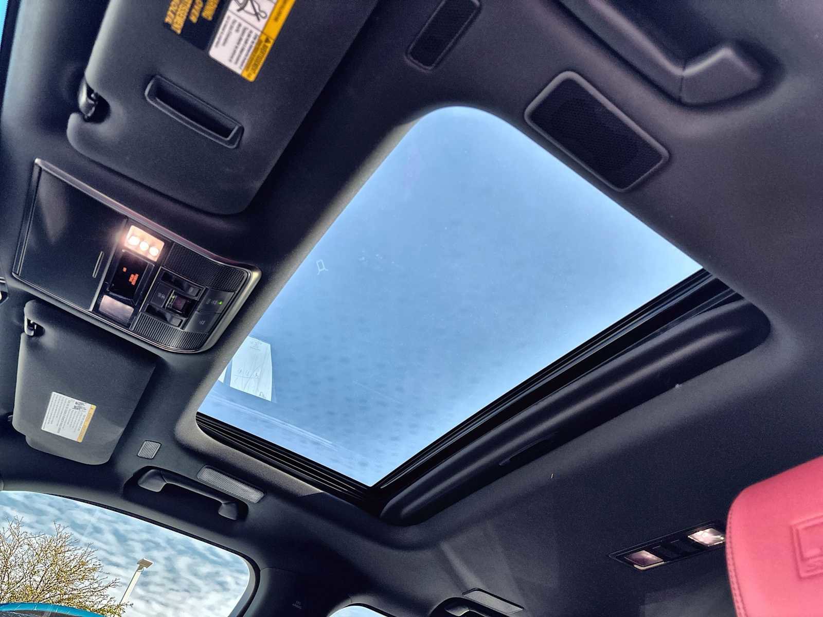 Used 2025 Lexus LX 700h F Sport image 28