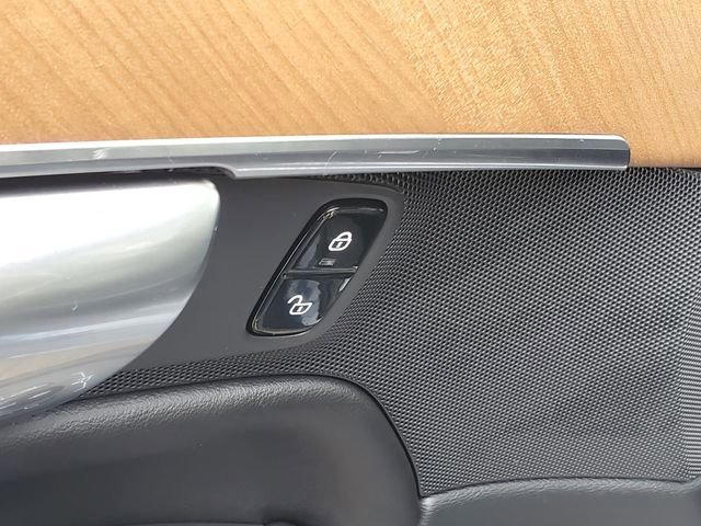 Certified 2023 Volvo XC90 T8 Plus w/ Protection Package Premier image 9