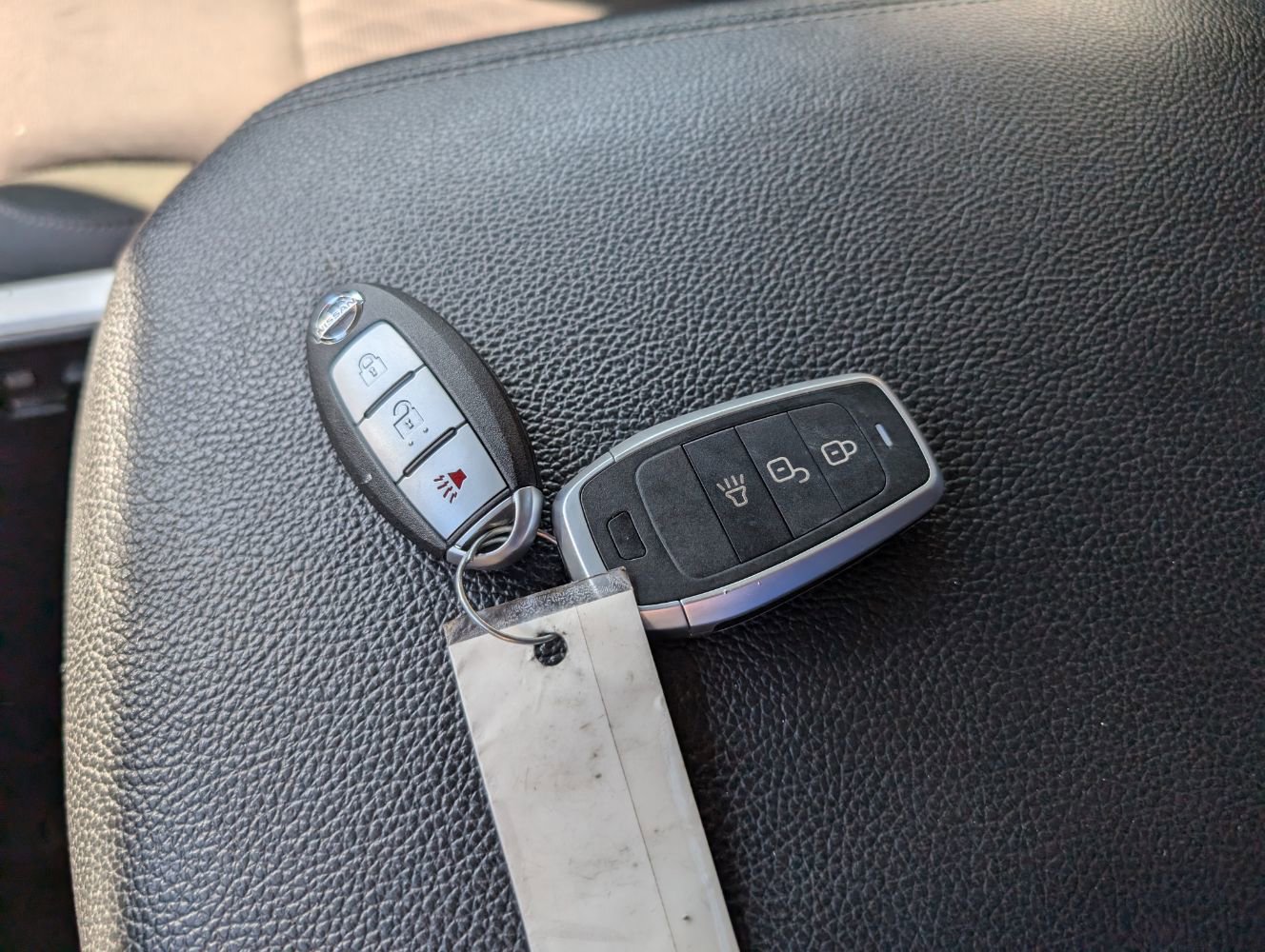 Used 2020 Nissan Titan SV w/ SV Convenience Package image 25