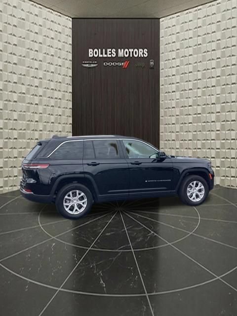 Certified 2023 Jeep Grand Cherokee Limited AWD/4WD image 6