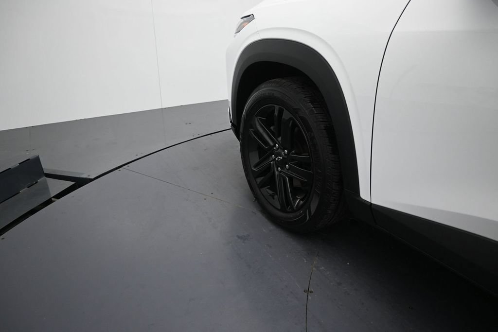 Used 2024 Chevrolet Trax ACTIV w/ Sunroof Package FWD image 12