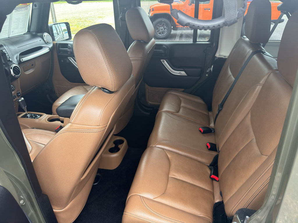 Used 2015 Jeep Wrangler Unlimited Sahara w/ Max Tow Package AWD/4WD image 11