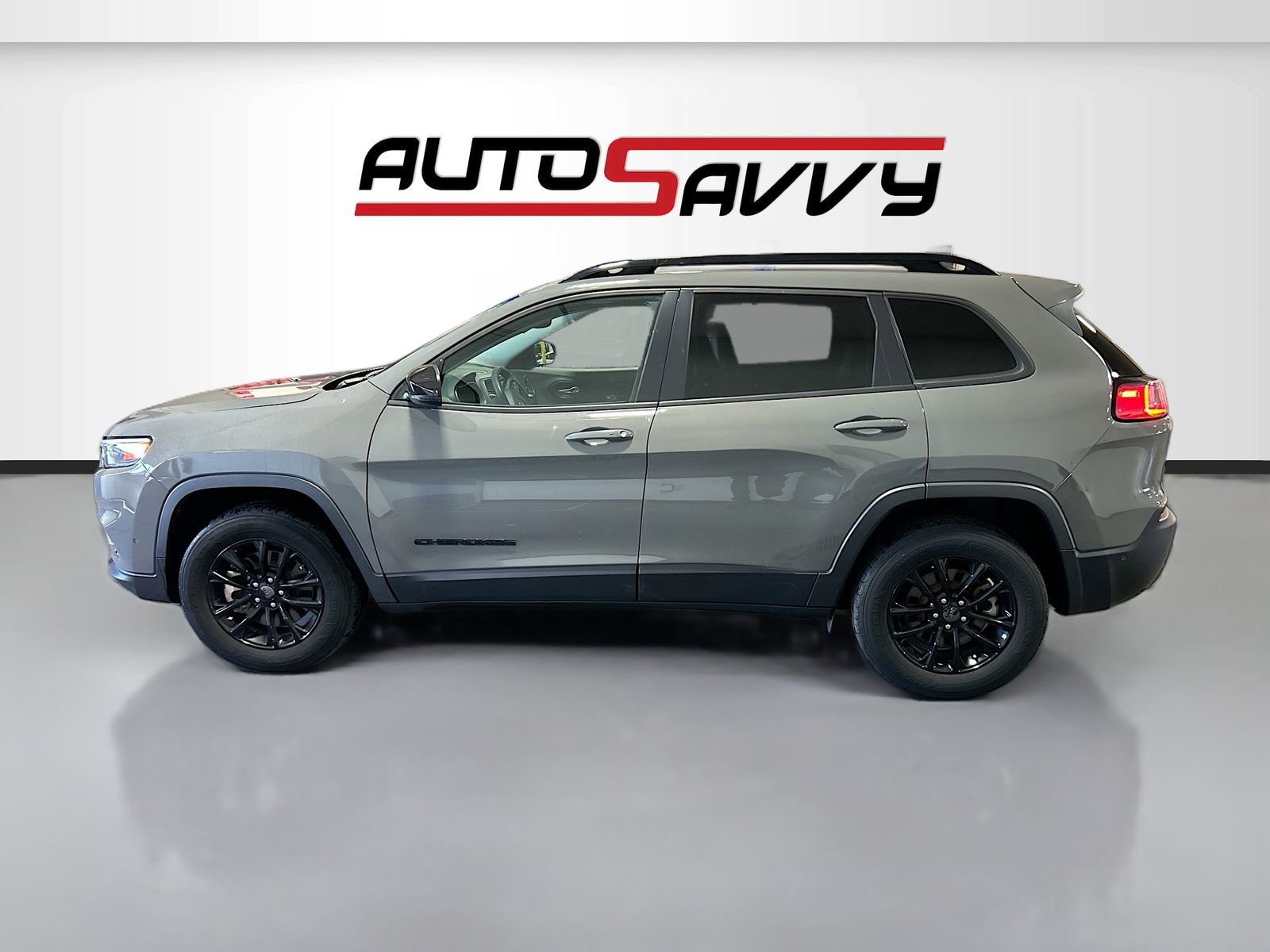Used 2023 Jeep Cherokee Altitude Lux AWD/4WD image 4
