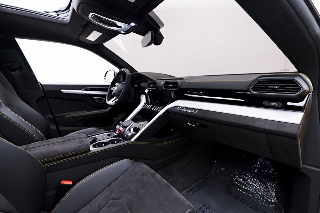 Used 2021 Lamborghini Urus image 45