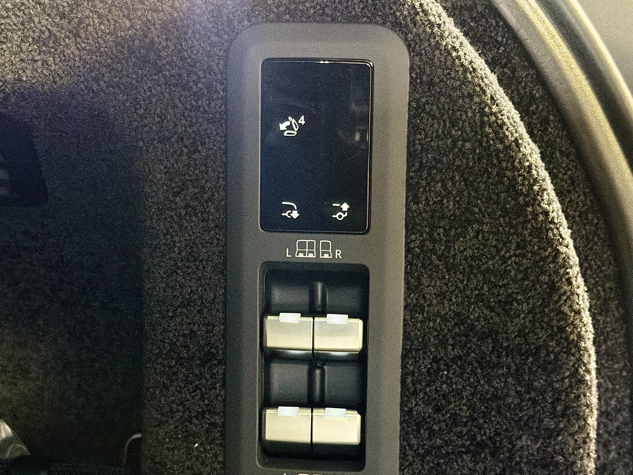 Used 2025 Land Rover Range Rover Long Wheelbase SE image 13