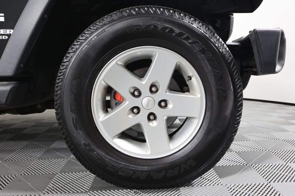 Used 2012 Jeep Wrangler Unlimited Sport AWD/4WD image 6