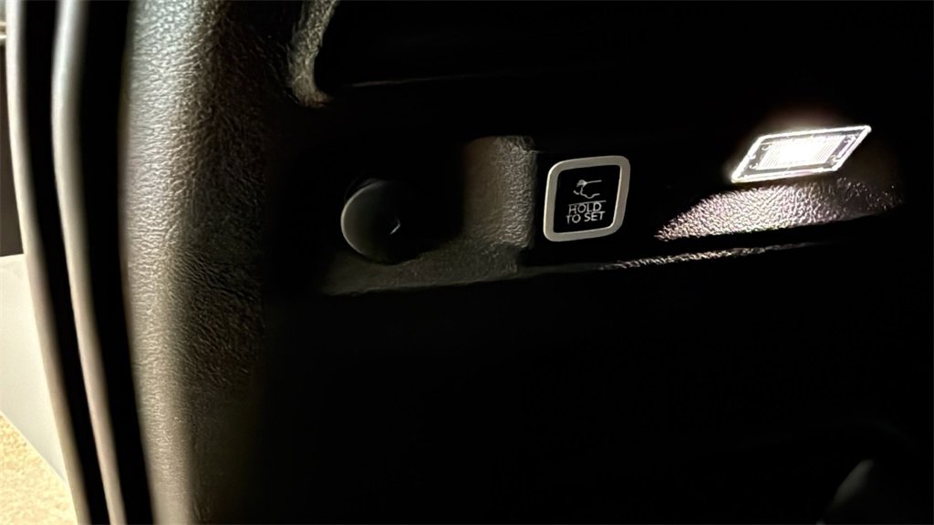 Used 2025 Jeep Grand Cherokee L Altitude image 18