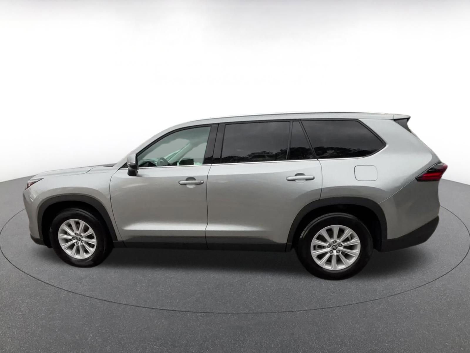 Used 2025 Toyota Grand Highlander FWD image 9