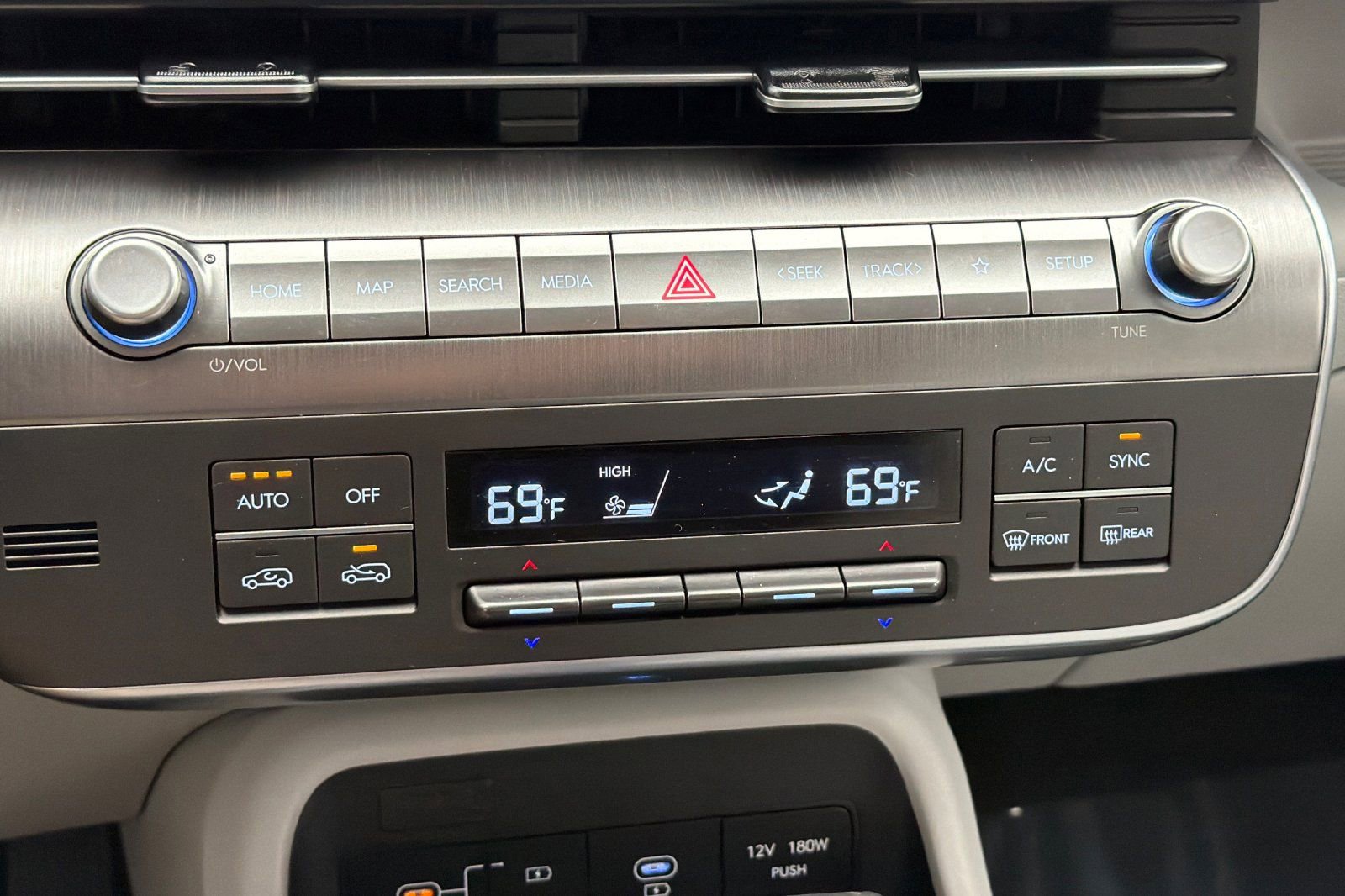 Used 2025 Hyundai Kona SEL AWD/4WD image 20