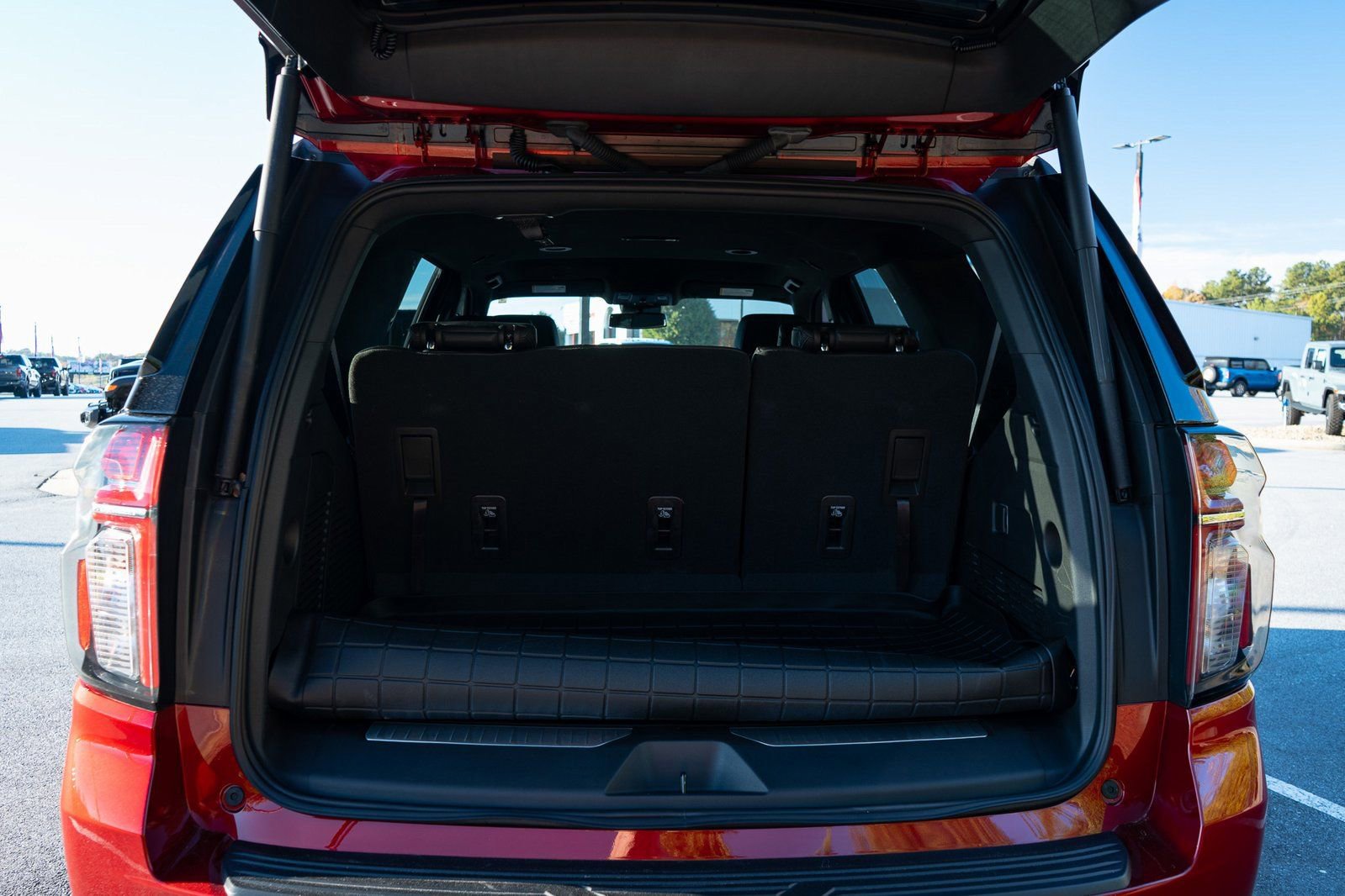 Used 2023 Chevrolet Tahoe RST w/ Sport Performance Package RWD image 9