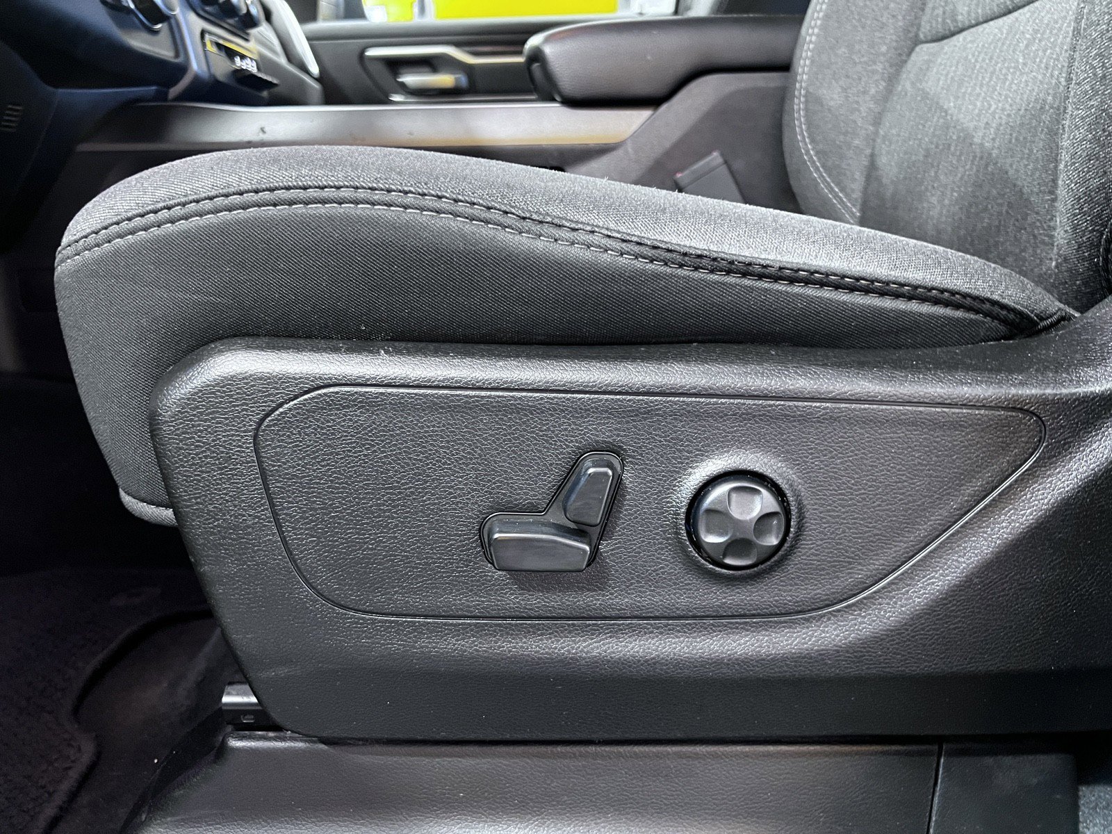 Used 2020 RAM 1500 Big Horn AWD/4WD image 23