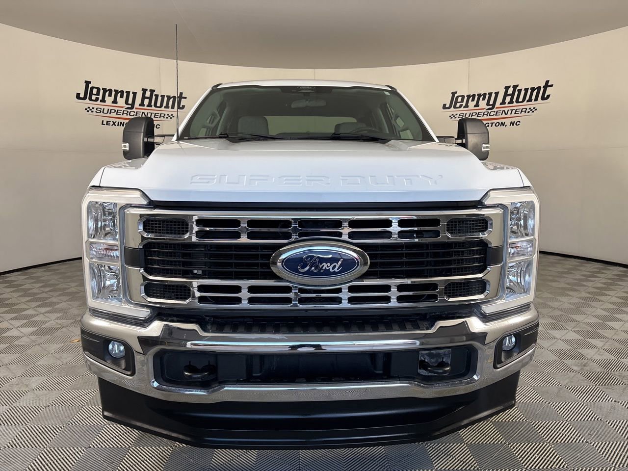 Used 2024 Ford F250 XLT w/ FX4 Off-Road Package image 2