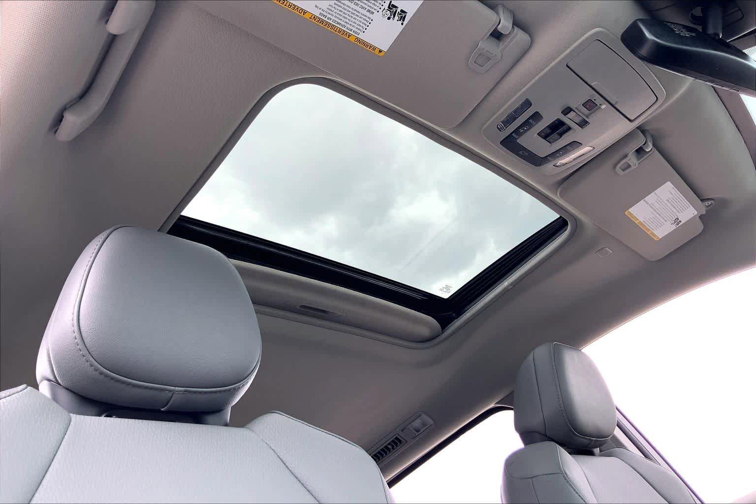 Certified 2024 Toyota Sienna XLE FWD image 14