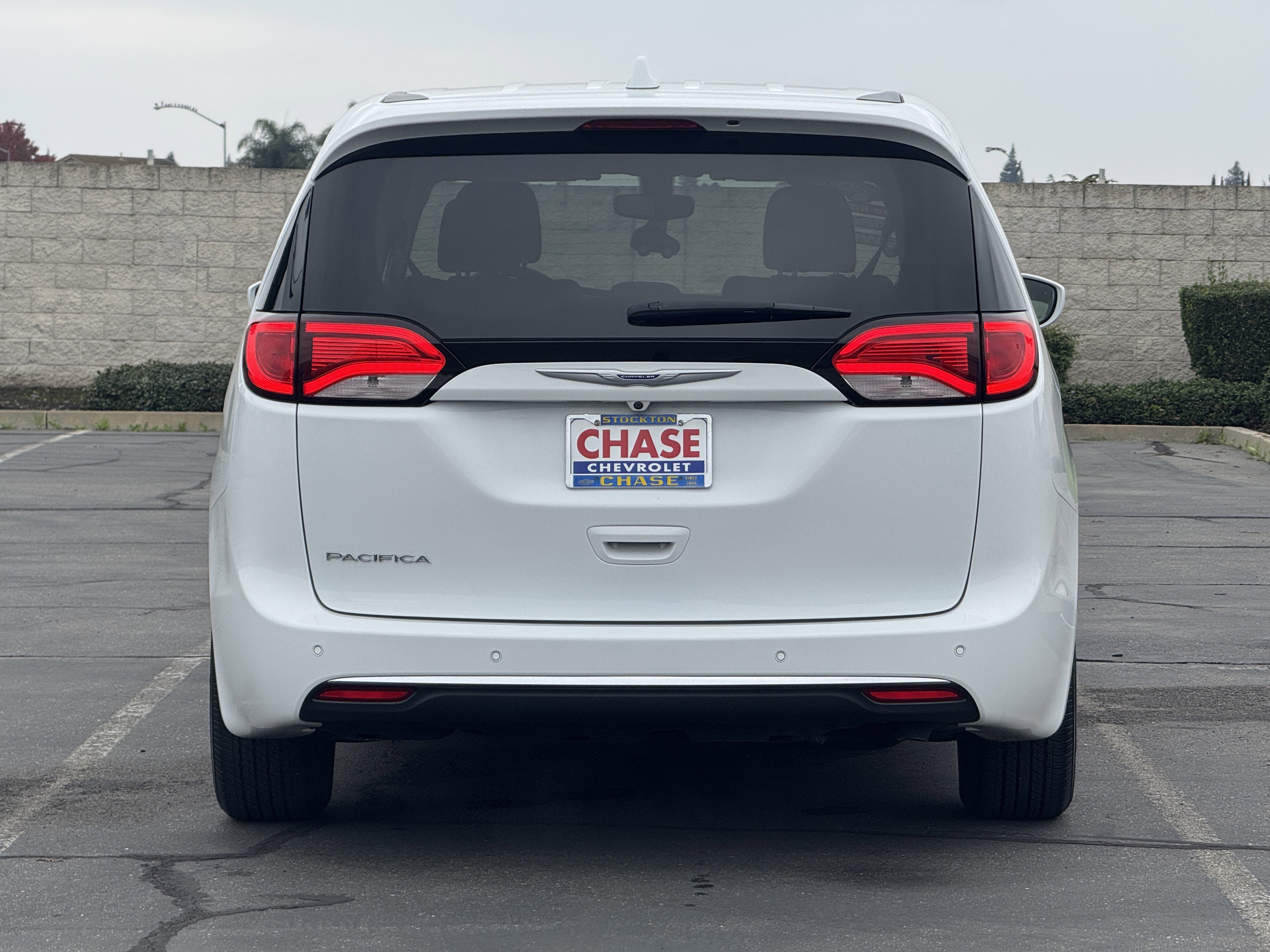 Used 2018 Chrysler Pacifica Touring Plus image 6