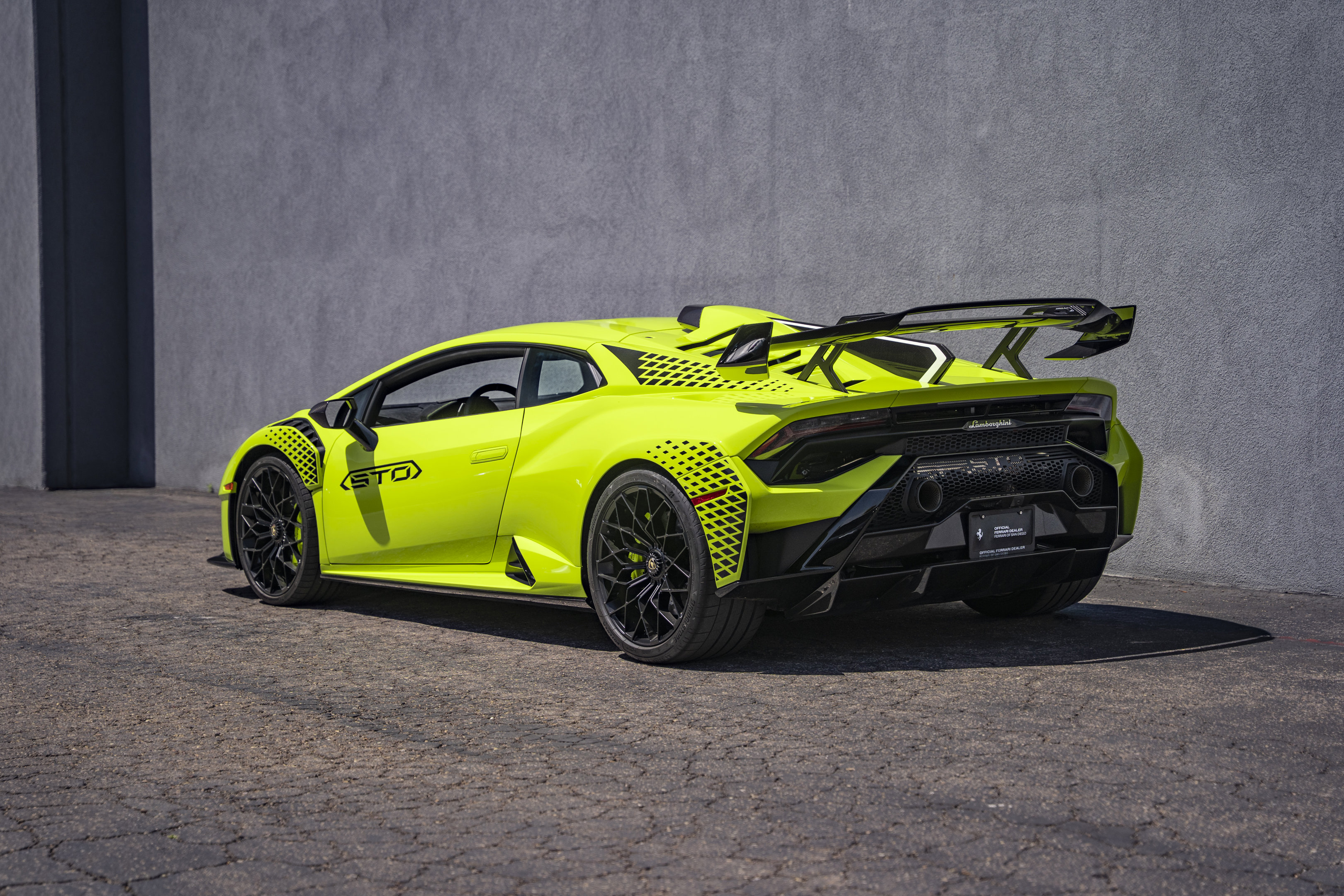 Used 2023 Lamborghini Huracan STO RWD image 3