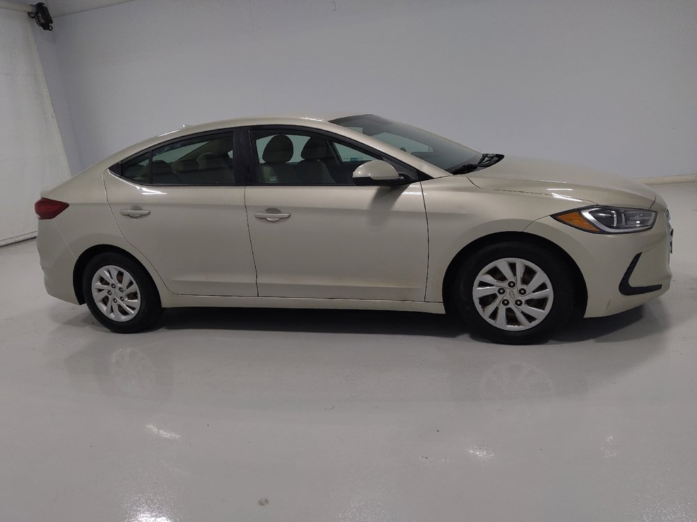 Used 2018 Hyundai Elantra SE w/ SE Connectivity Package 04 FWD image 11