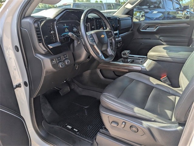 Used 2023 Chevrolet Silverado 1500 LT w/ Leather Package image 6