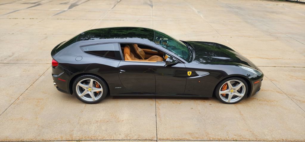 Used 2016 Ferrari FF image 30