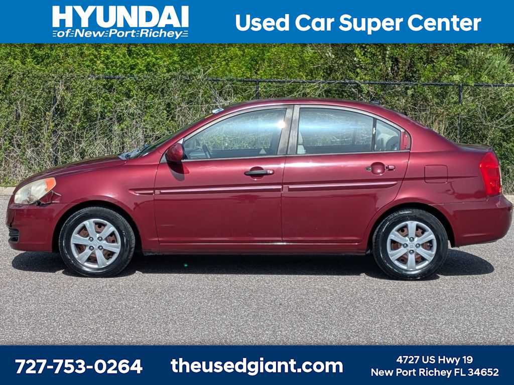 Used 2009 Hyundai Accent GLS w/ Premium Pkg 6 FWD image 2