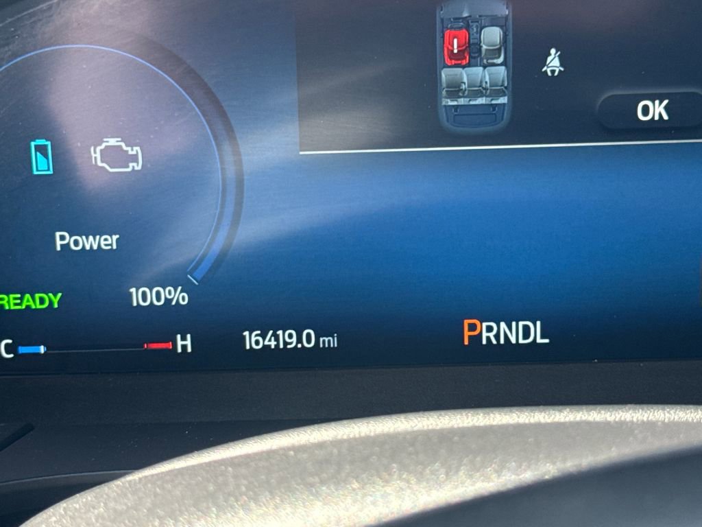 Used 2025 Ford Escape ST-Line Elite w/ Premium Technology Package AWD/4WD image 37