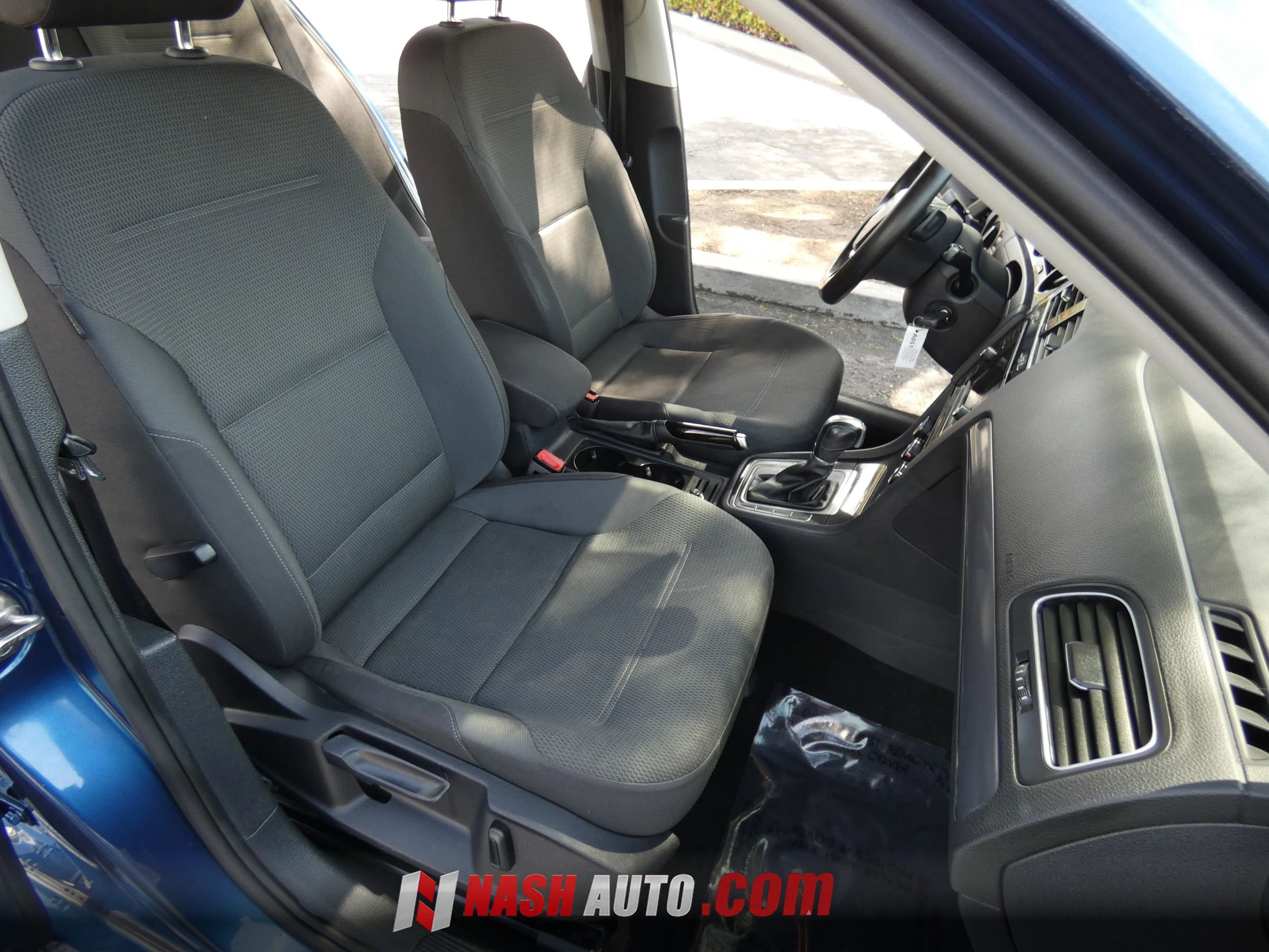 Used 2018 Volkswagen Golf S FWD image 31