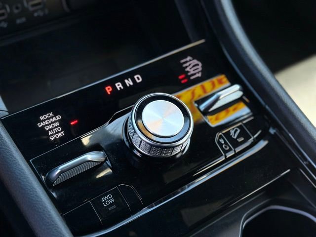 Used 2023 Jeep Grand Cherokee Overland w/ Luxury Tech Group IV image 12