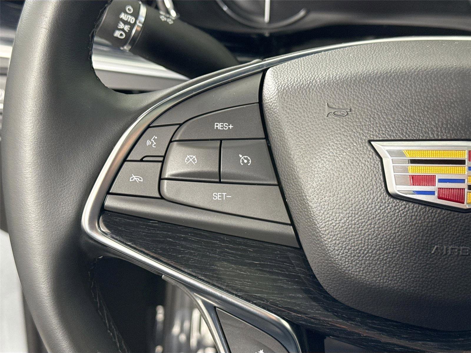 Used 2025 Cadillac XT5 Premium Luxury image 17