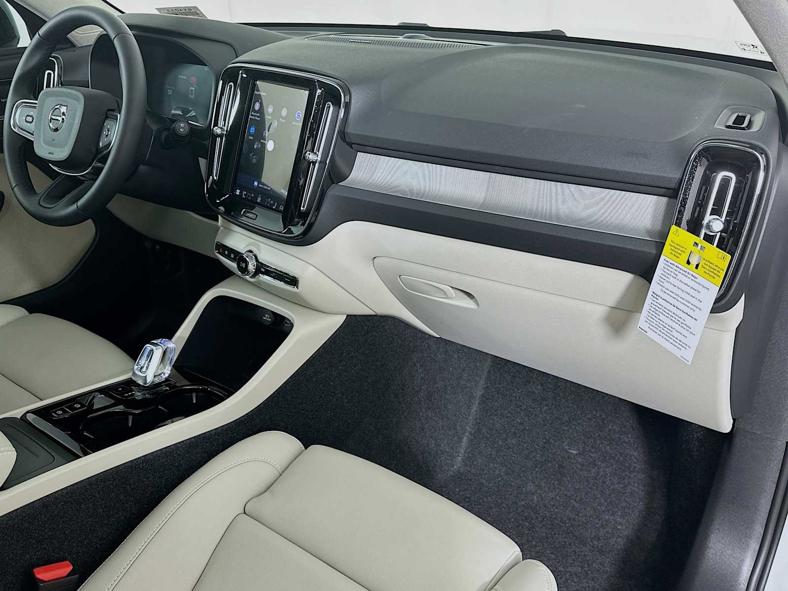 New 2026 Volvo XC40 B5 Plus w/ Protection Package Premier image 27