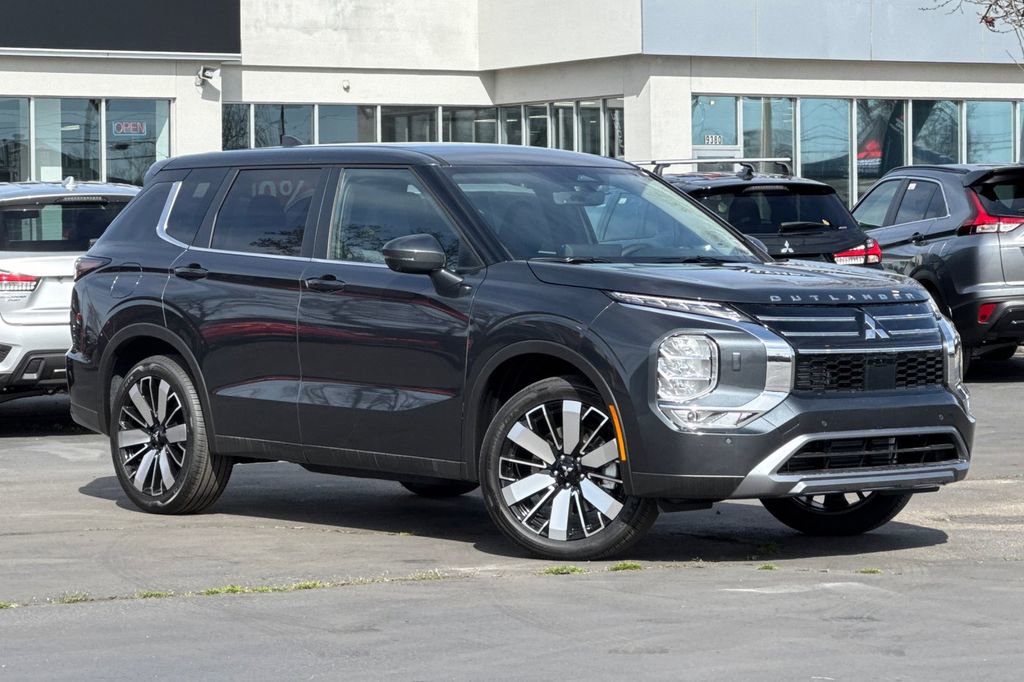 New 2026 Mitsubishi Outlander SE AWD/4WD image 2