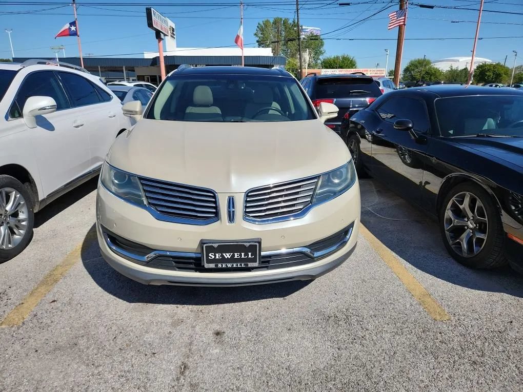 Used 2018 Lincoln MKX Reserve FWD image 2