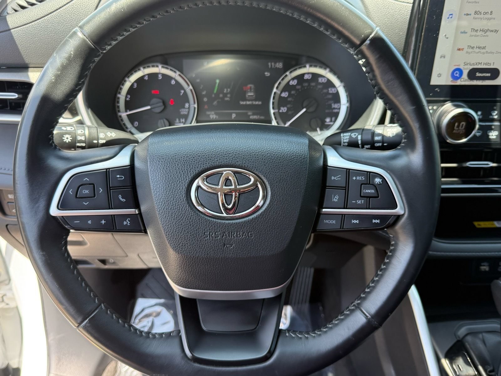 Used 2023 Toyota Highlander XLE FWD image 16