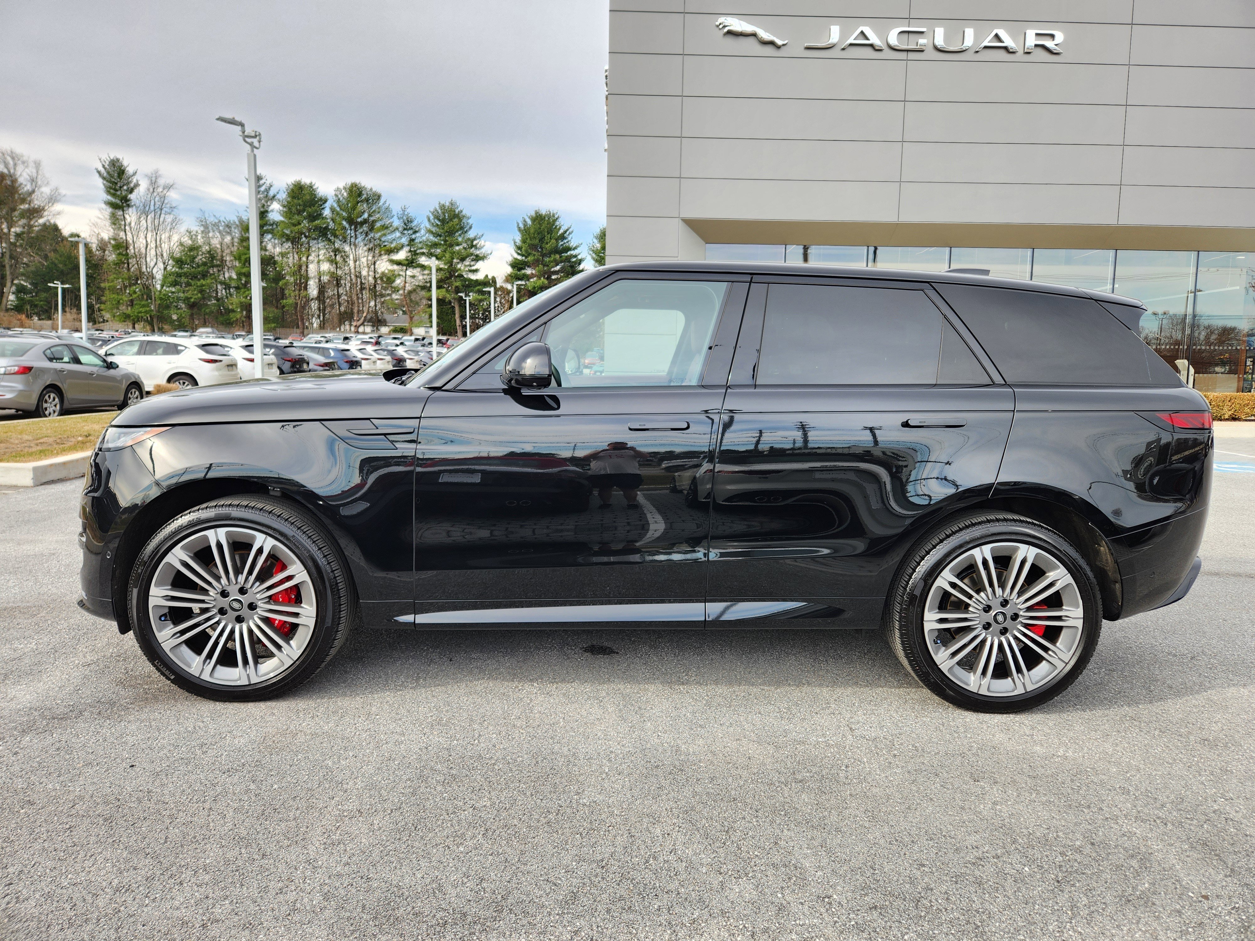 Certified 2025 Land Rover Range Rover Sport Dynamic SE image 5