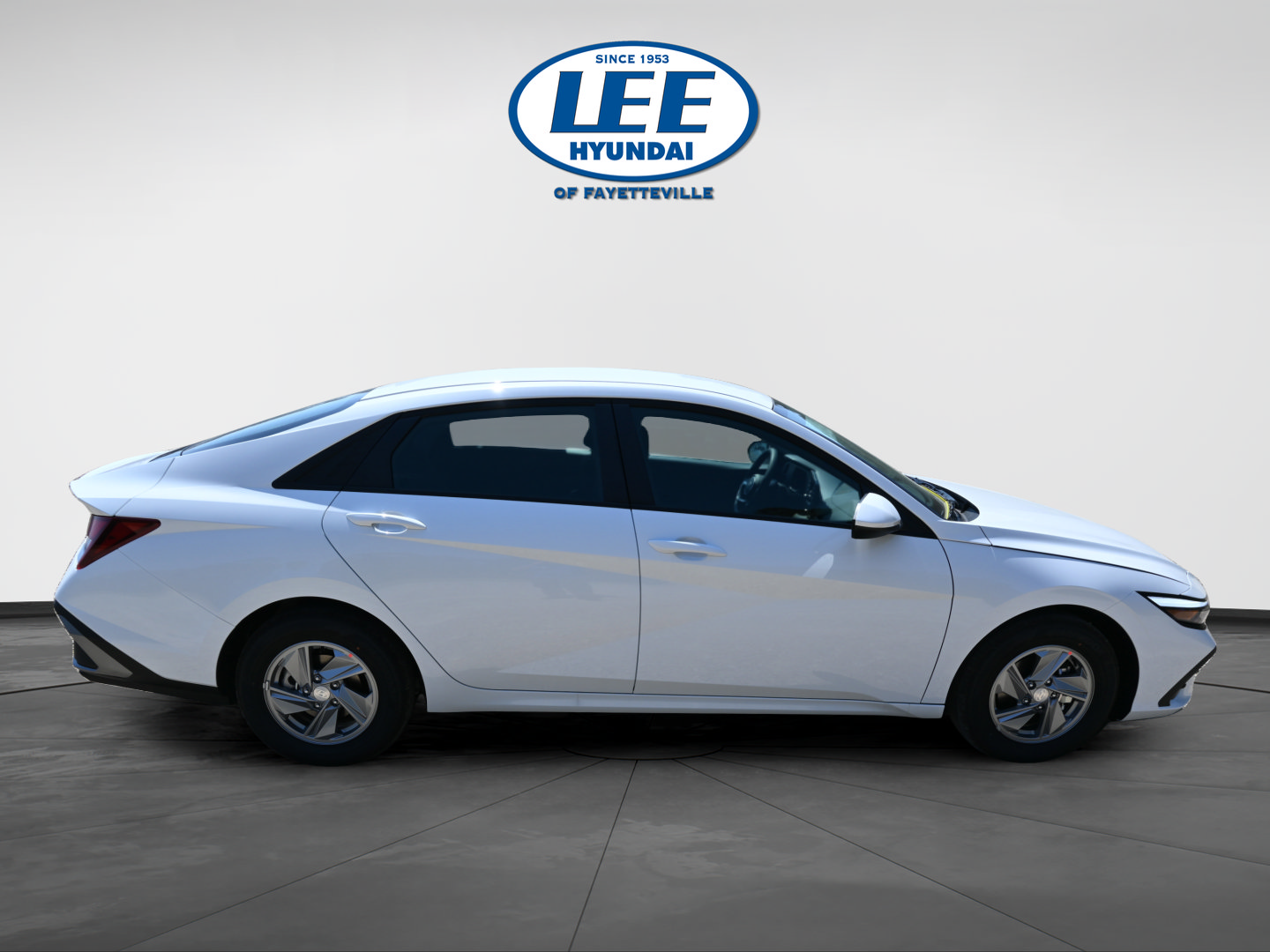 Certified 2025 Hyundai Elantra SE FWD image 2