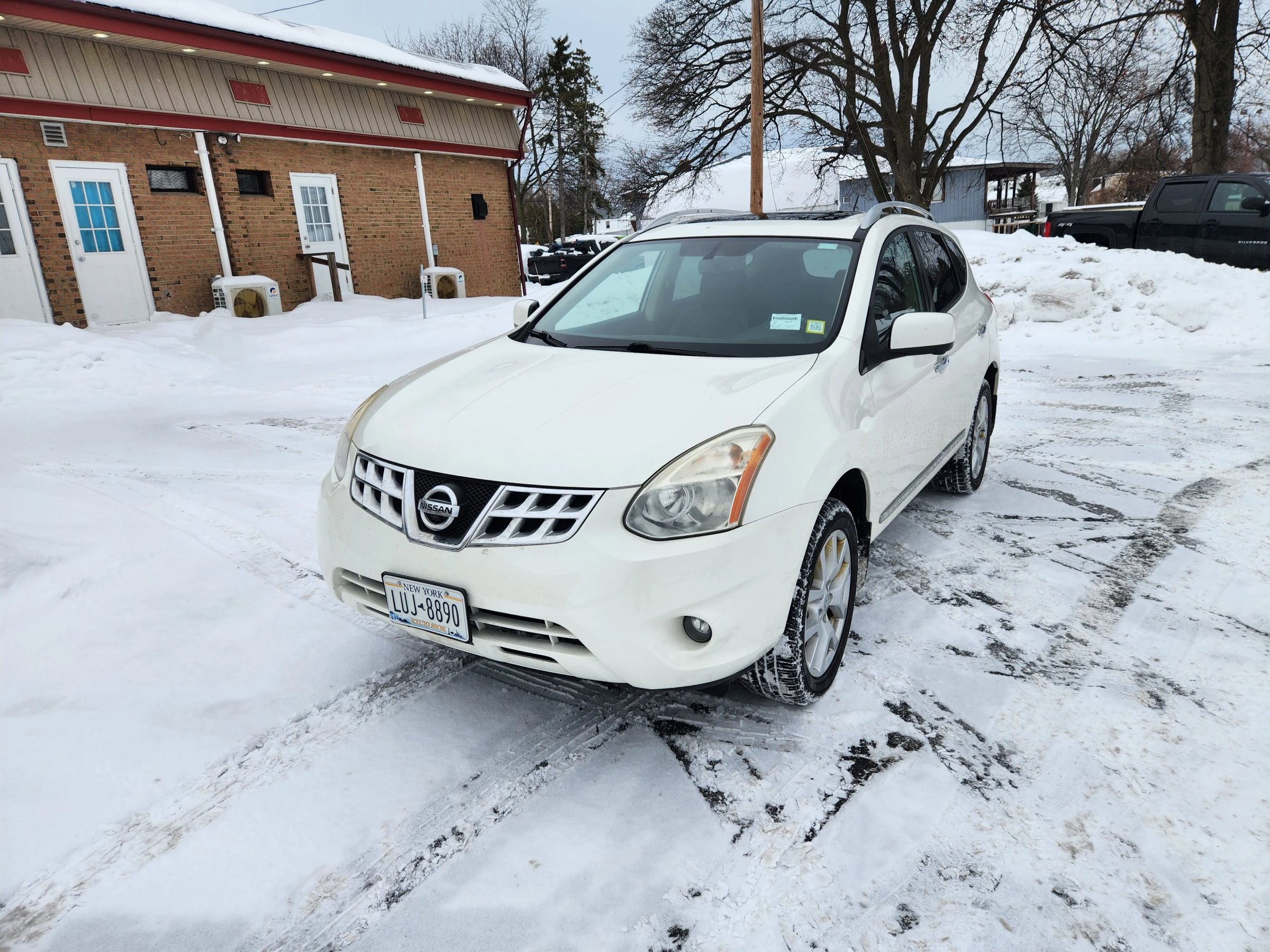Used 2012 Nissan Rogue SL image 2