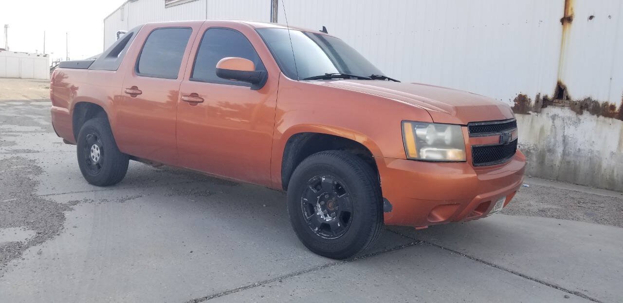 Used 2007 Chevrolet Avalanche LT w/ LT Preferred Equipment Group AWD/4WD image 2