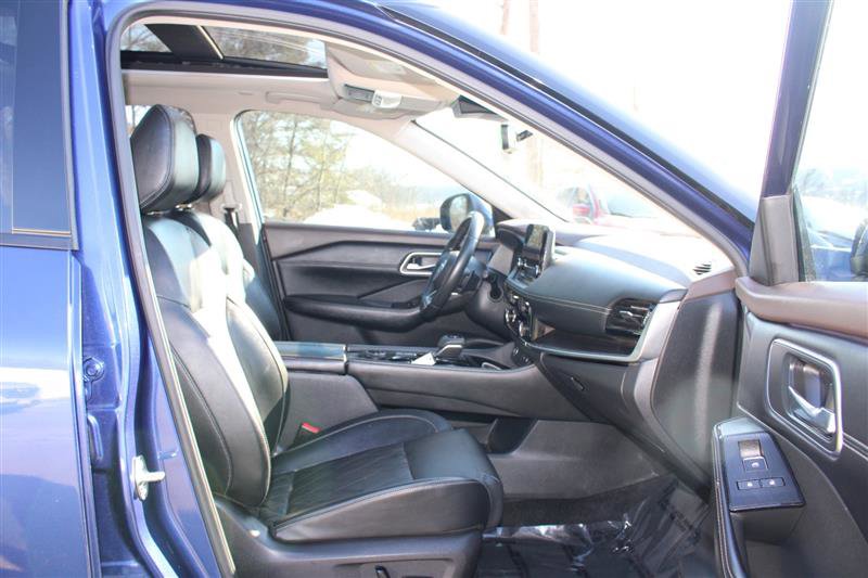 Used 2023 Nissan Rogue Platinum w/ Platinum Premium Package image 12