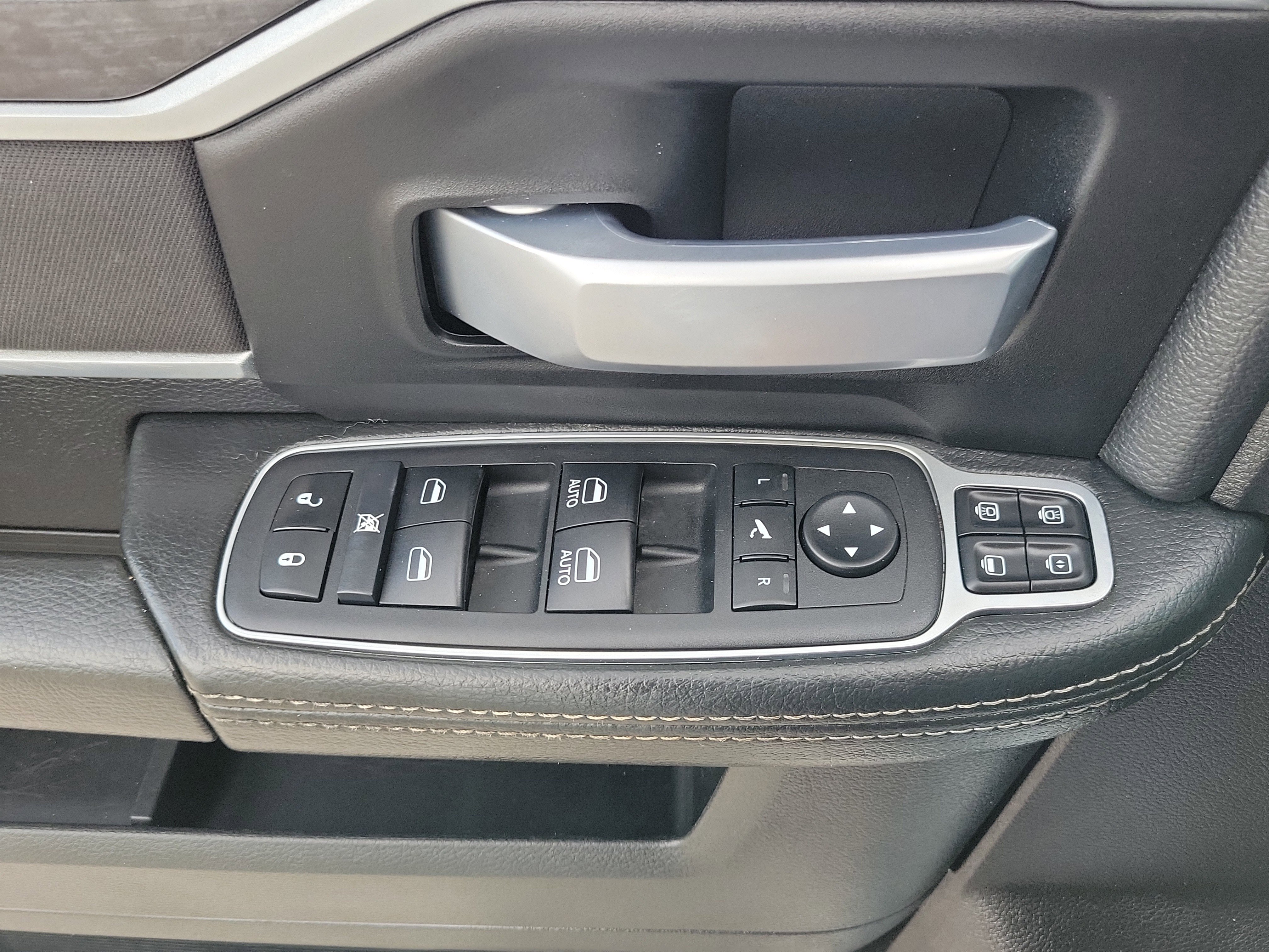 Used 2024 RAM 2500 Big Horn image 24