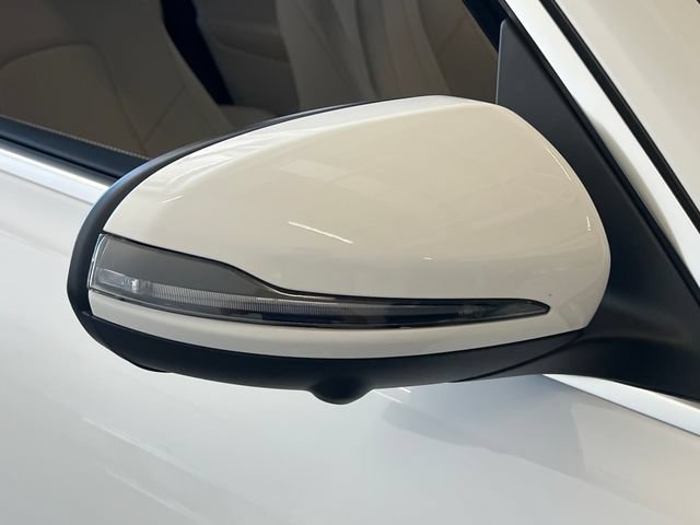 Used 2025 Mercedes-Benz EQB 300 4MATIC image 16