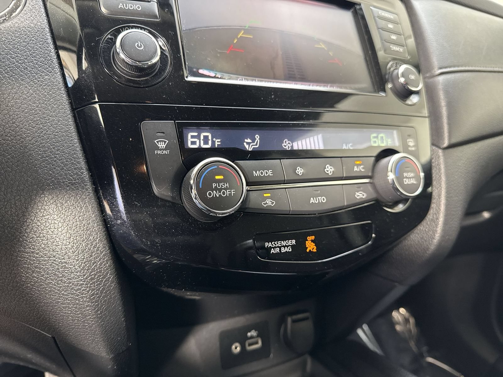 Used 2018 Nissan Rogue SV AWD/4WD image 9