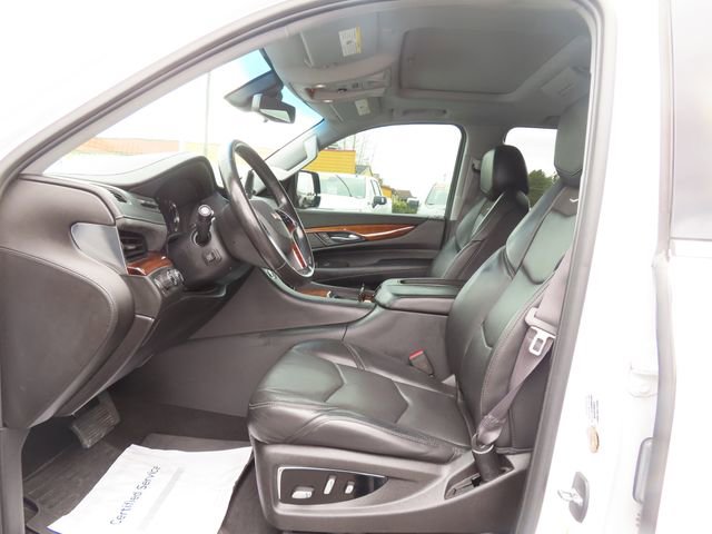 Used 2017 Cadillac Escalade Premium Luxury AWD/4WD image 16