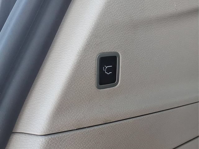 Used 2024 Chrysler Pacifica Touring-L FWD image 22
