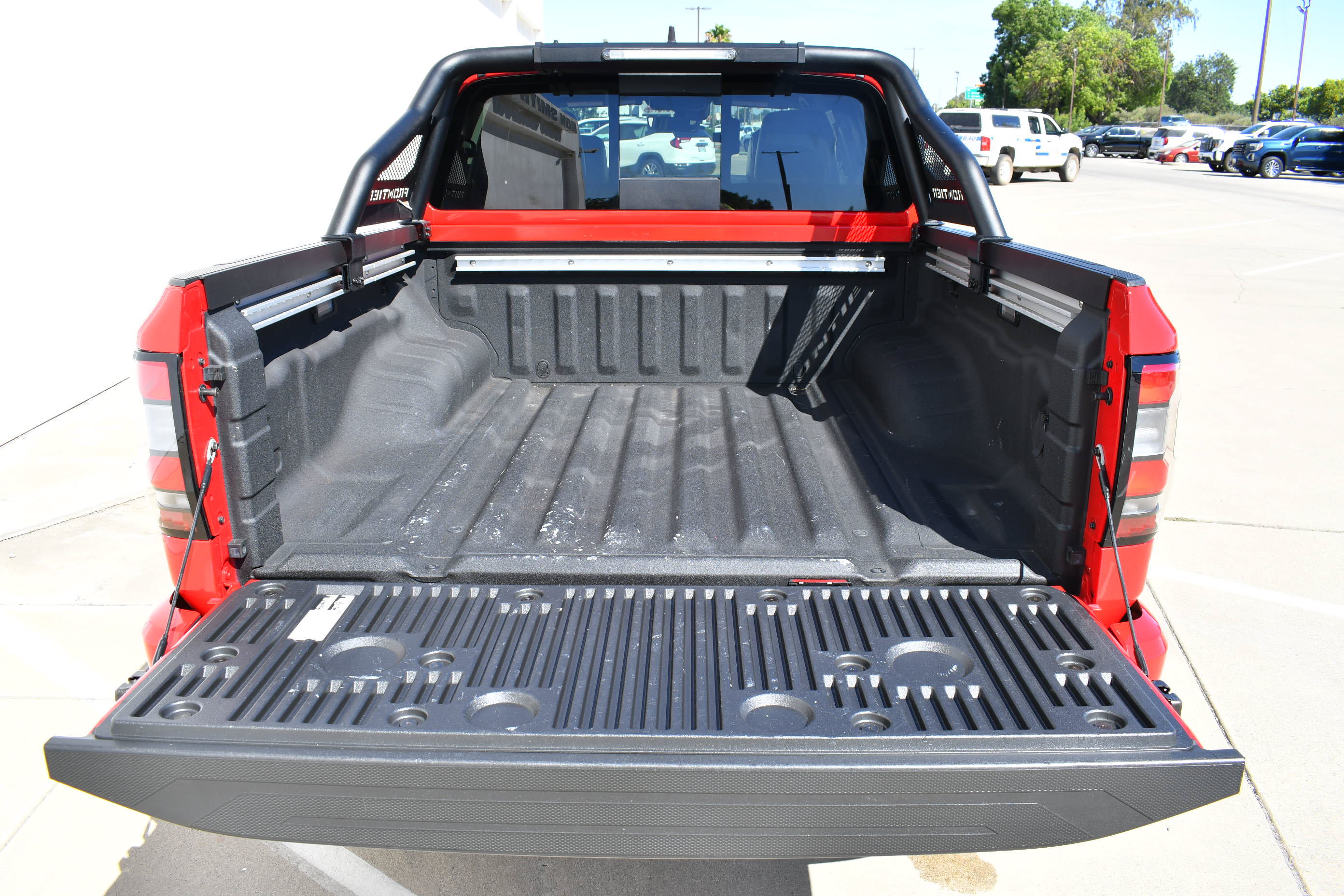 Used 2023 Nissan Frontier Pro-X w/ Pro-X Premium Package RWD image 9