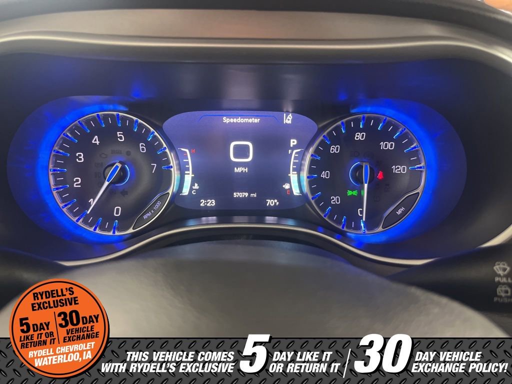 Used 2024 Chrysler Pacifica Touring-L FWD image 32