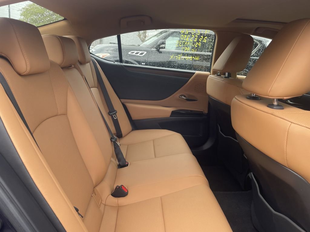 Used 2025 Lexus ES 350 w/ Premium Package FWD image 22