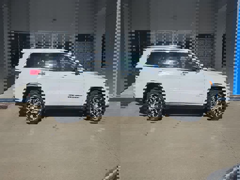 Used 2021 Jeep Grand Cherokee Limited image 1